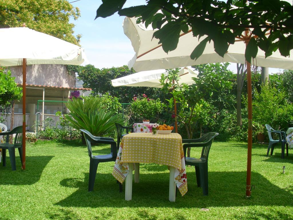 Villa Delle Vacanze Fiumefreddo di Sicilia Luaran gambar